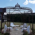 Ferme Du Chateau Üdülőpark Monampteuil