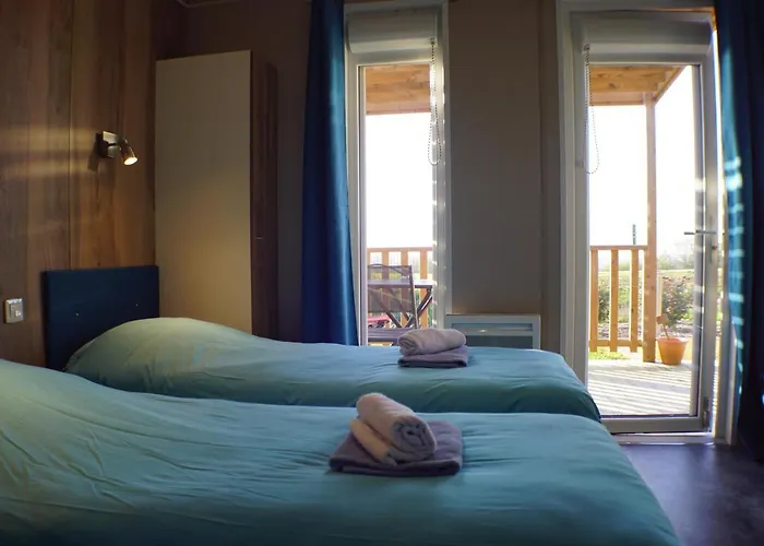 Ferme Du Chateau * Monampteuil