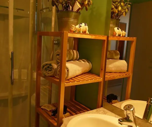 Ferme Du Chateau Üdülőpark Monampteuil