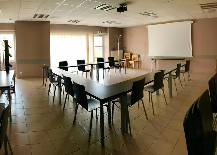 Ferme Du Chateau Üdülőpark Monampteuil